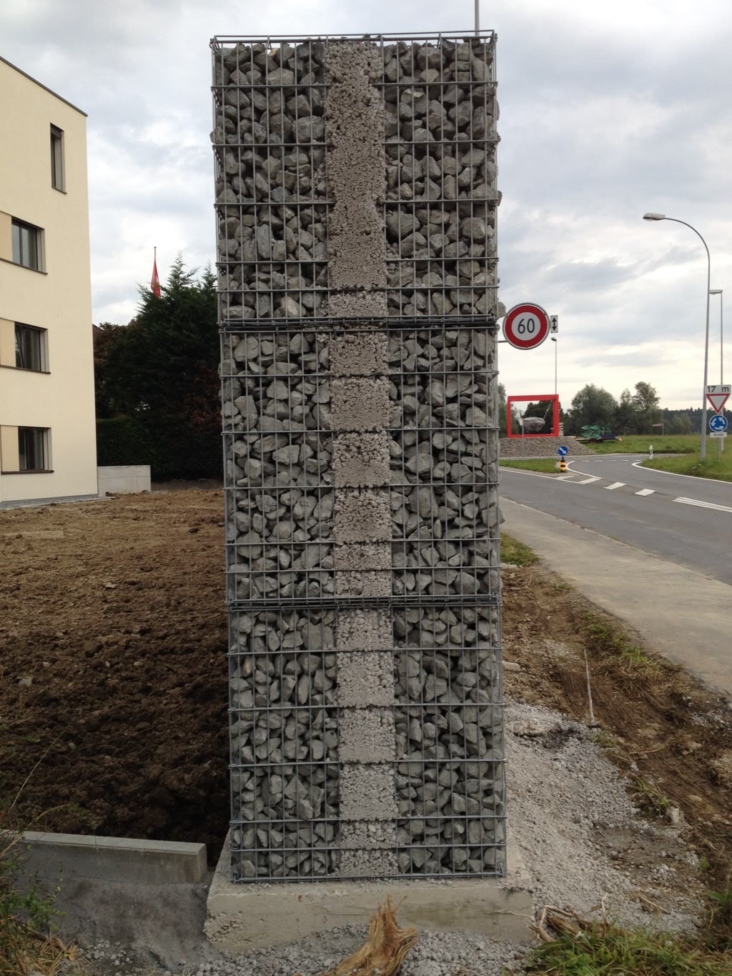 Lärmschutz-Steinkorb Silenzio an einer Strasse